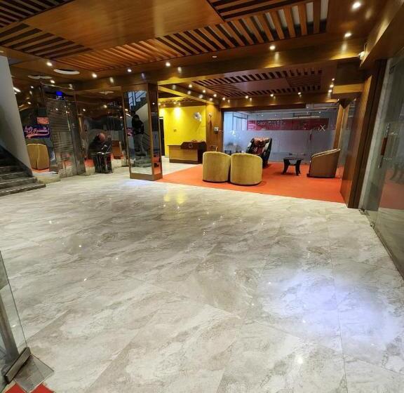 هتل Orion International