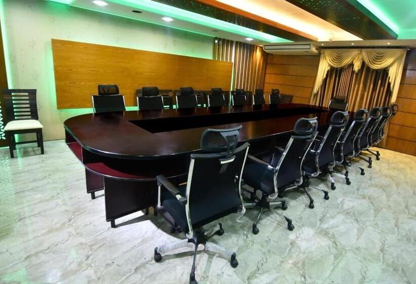 هتل Orion International