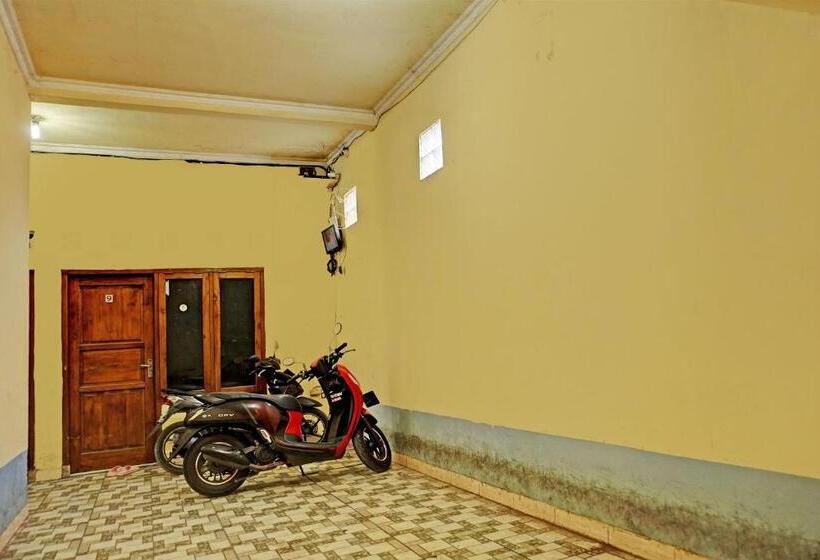 فندق Oyo Life 92936 Kost Teteh Erni Karawang