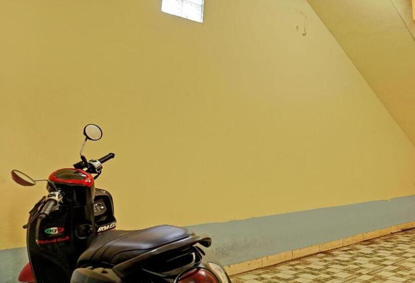 فندق Oyo Life 92936 Kost Teteh Erni Karawang