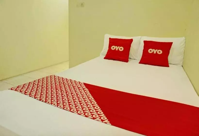 Hotelli Oyo Life 92936 Kost Teteh Erni Karawang