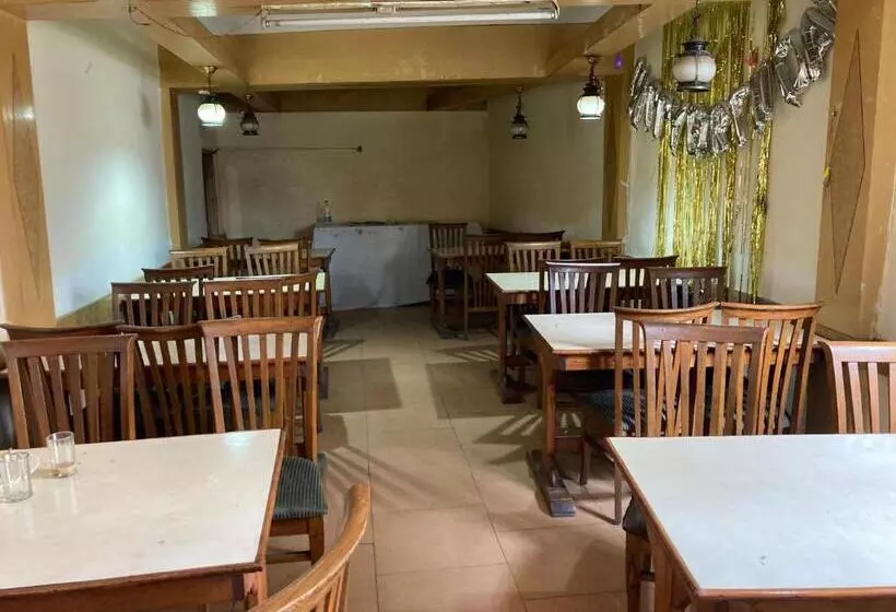 ホテル Sandhu Farm House