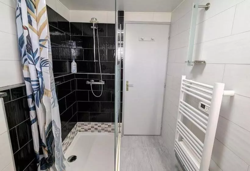 ペンション Chambre Paisible Avec Petit Déjeuner Maison, Proche Centre Ville Et Randonnées Vosgiennes   Fr 1 589