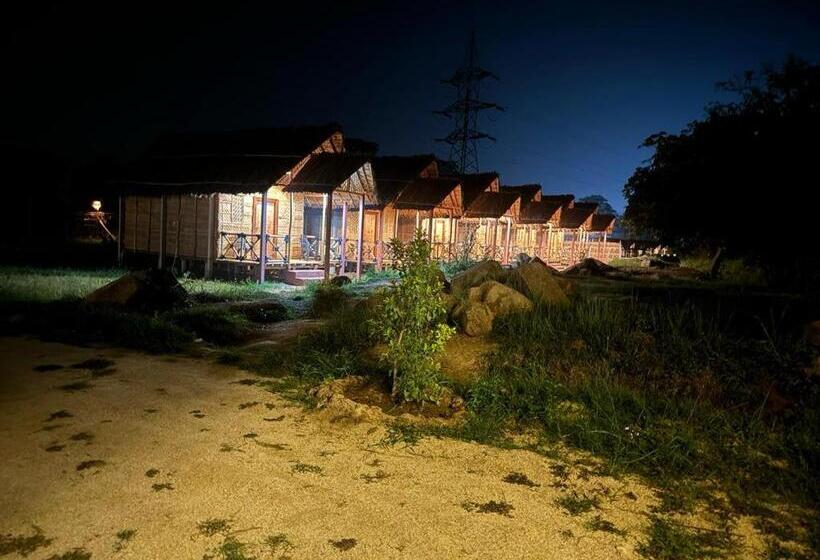 ペンション Hill Stone Hampi