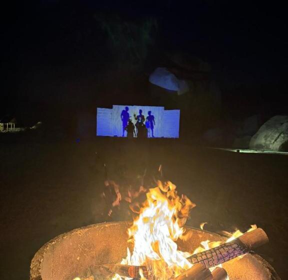 ペンション Hill Stone Hampi