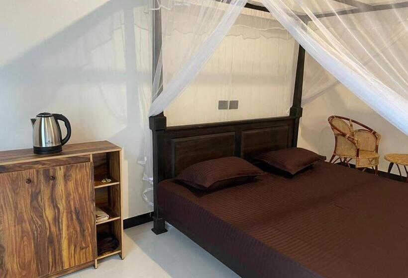 بنسيون Thiliz Place