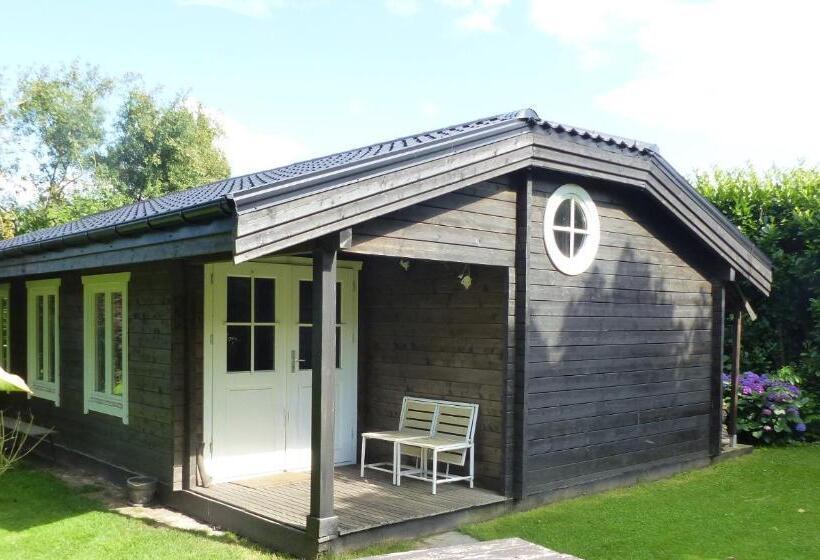 پانسیون Wood And Work