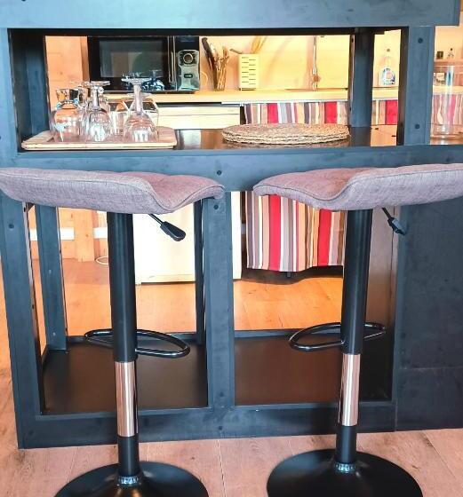 پانسیون Wood And Work