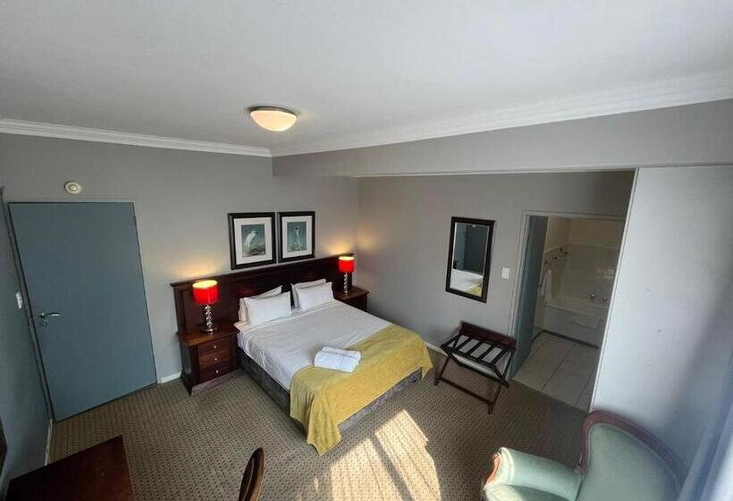 הוסטל Auberge Gardens