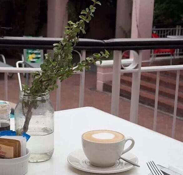 הוסטל Auberge Gardens