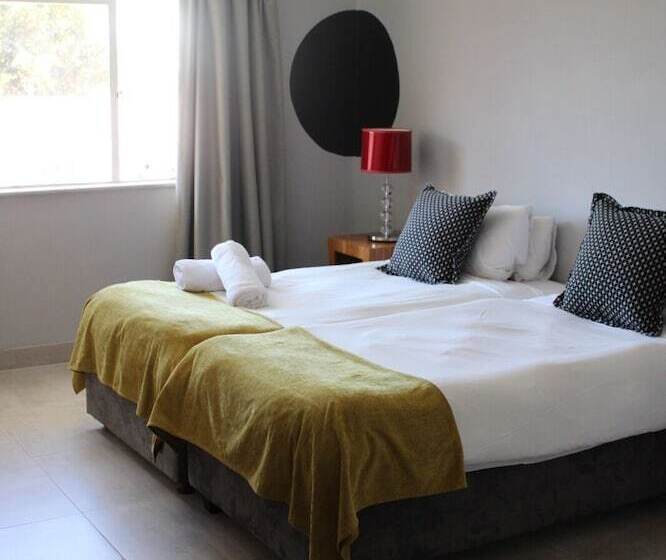 הוסטל Auberge Gardens