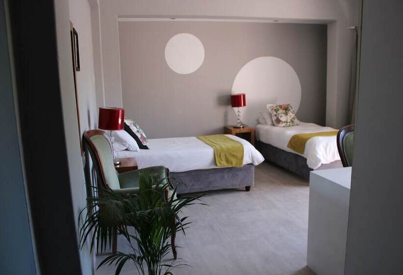 הוסטל Auberge Gardens