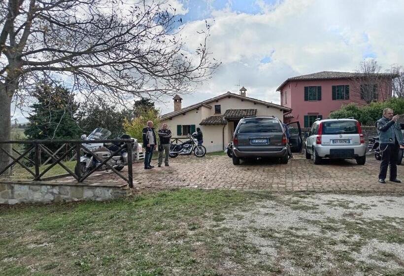 住宿加早餐  Villa Claudi Camerino