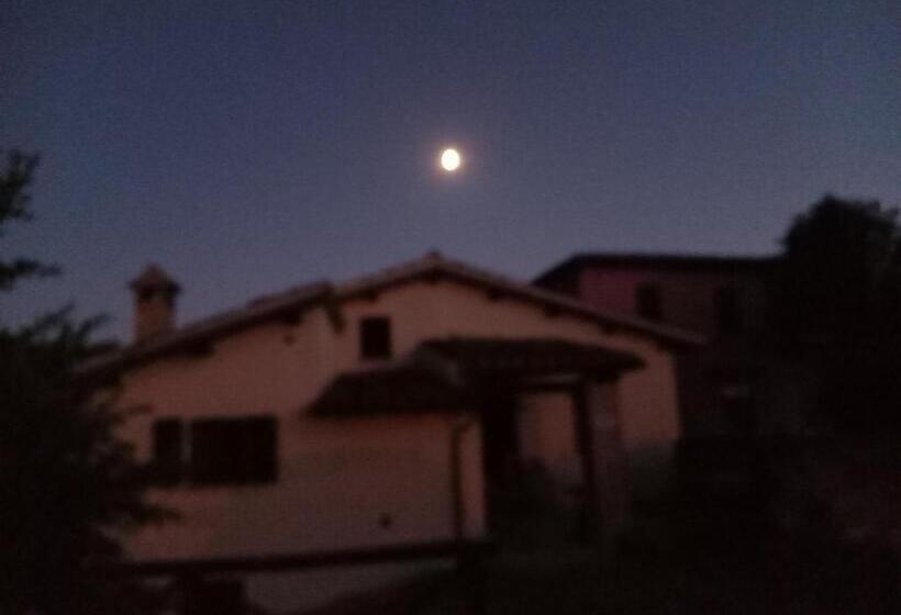 住宿加早餐  Villa Claudi Camerino