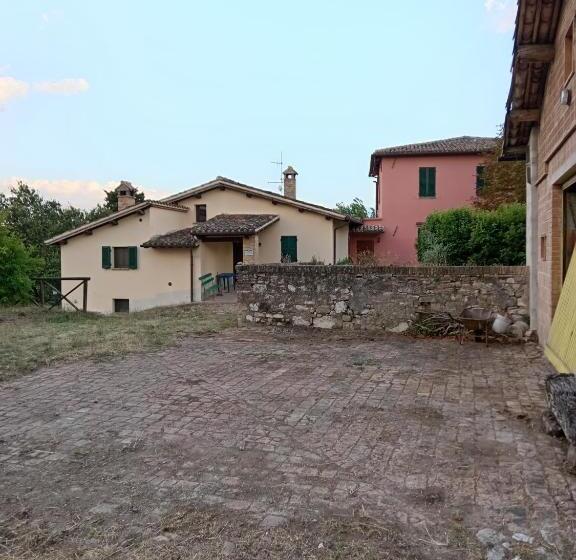 住宿加早餐  Villa Claudi Camerino