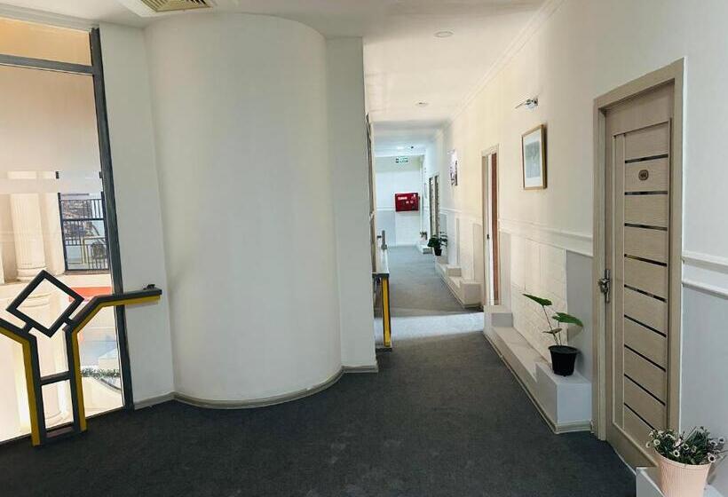 ホテル Khegany Mall