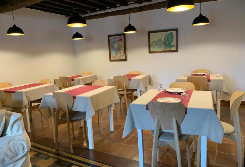 هتل El Jardín Del Laurel