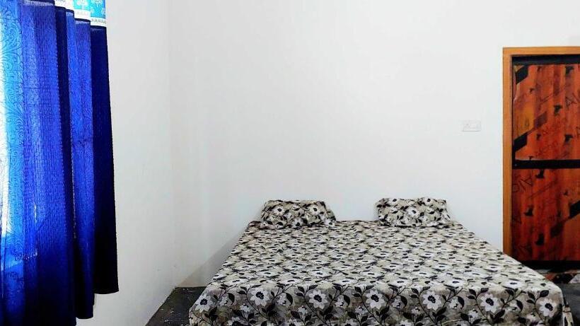 Отель Oyo Atithi Guest House