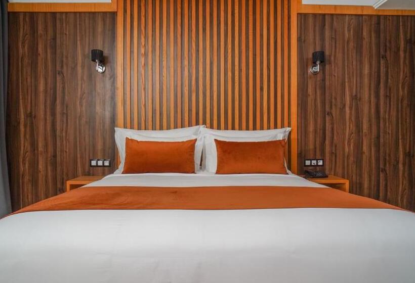 هتل Razane Hôtel