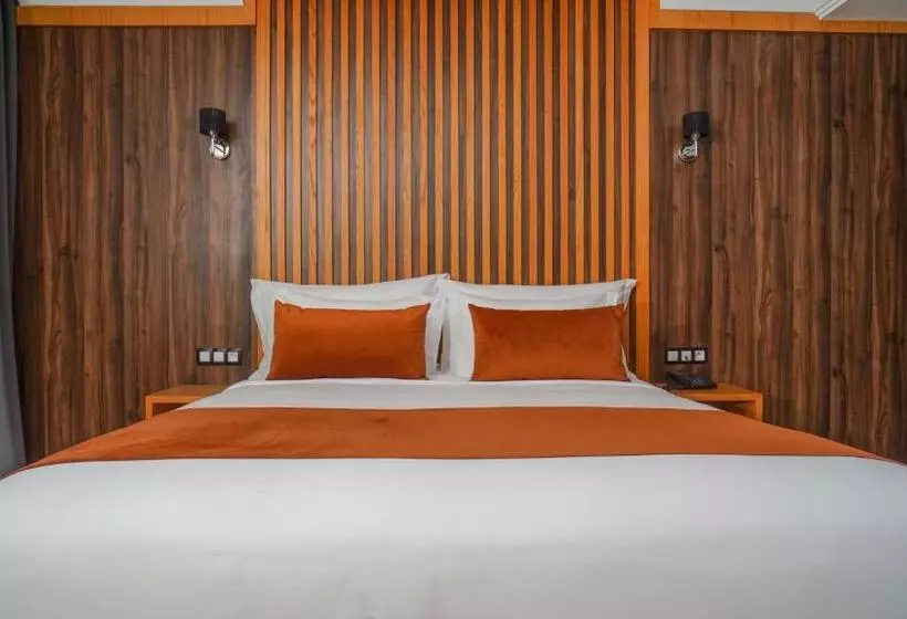 هتل Razane Hôtel