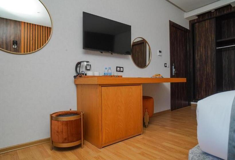 هتل Razane Hôtel