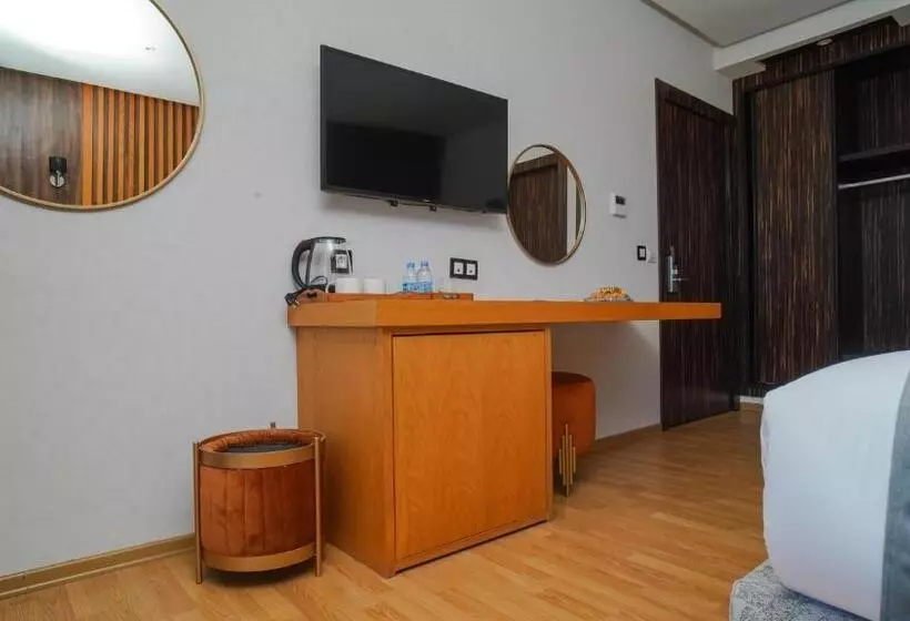 هتل Razane Hôtel