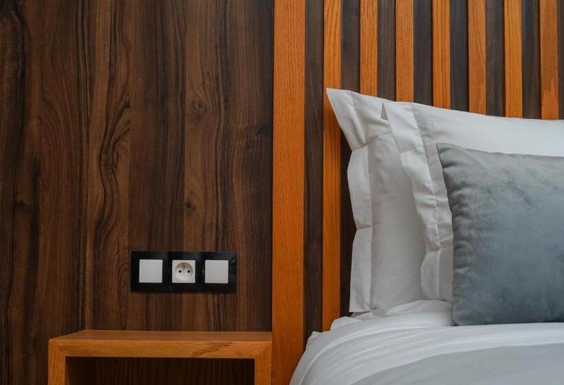 هتل Razane Hôtel