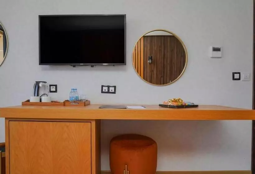 هتل Razane Hôtel