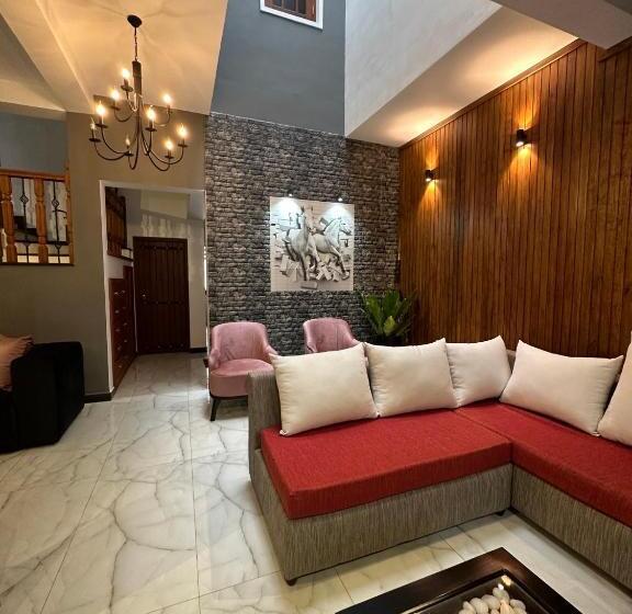 Hotel River Breeze Residents