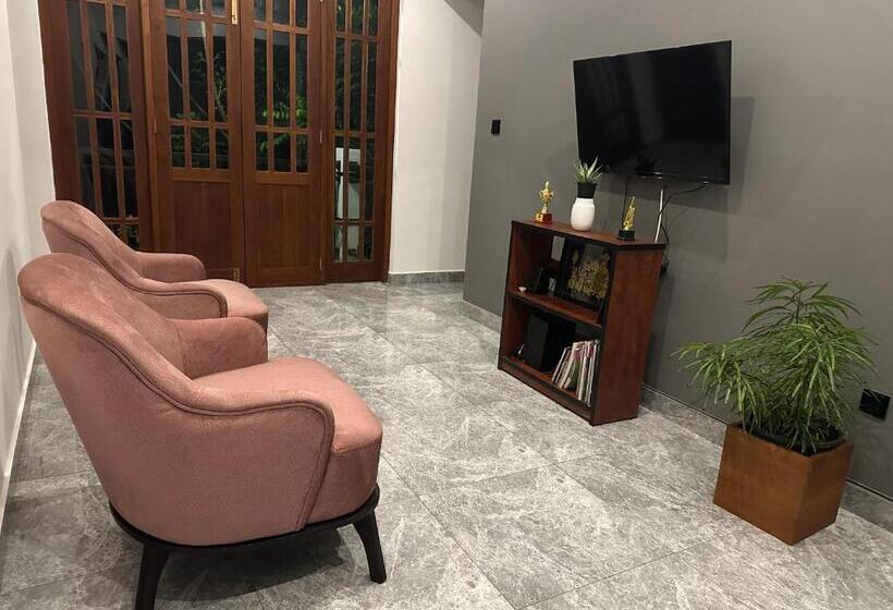 Hotel River Breeze Residents