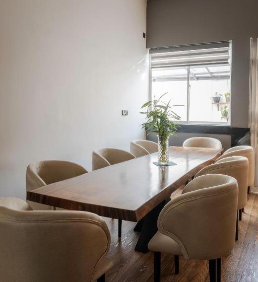 Hotel River Breeze Residents