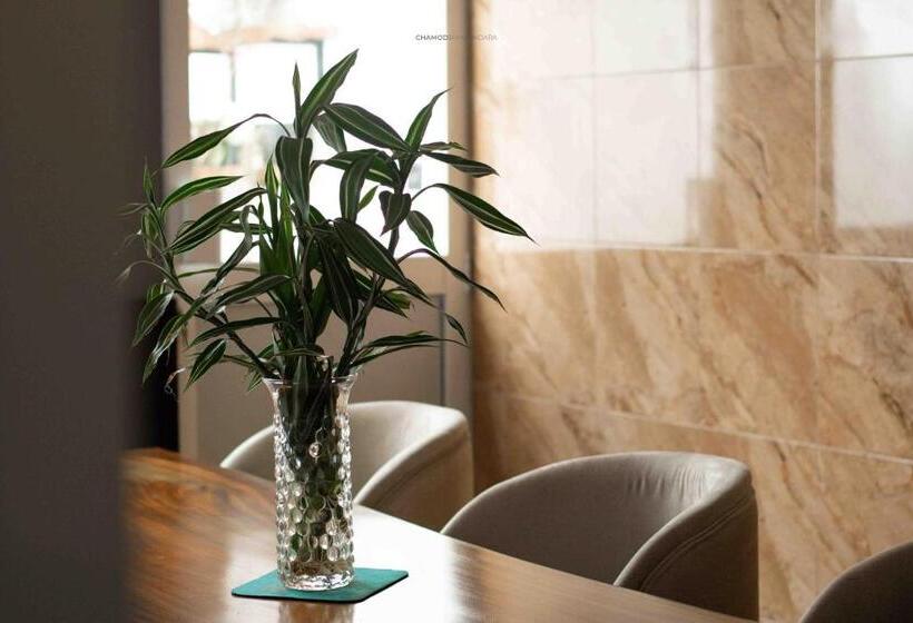 Hotel River Breeze Residents