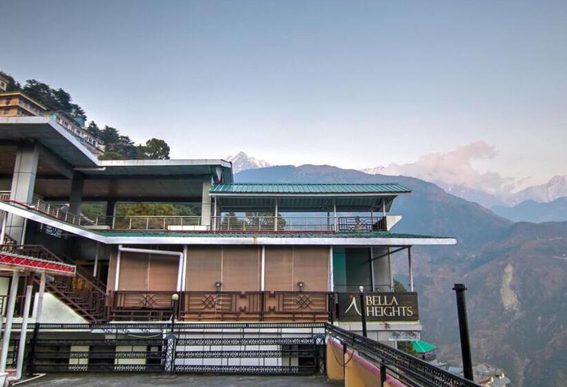בית מלון כפרי Varuni Resort Mcleod Ganj