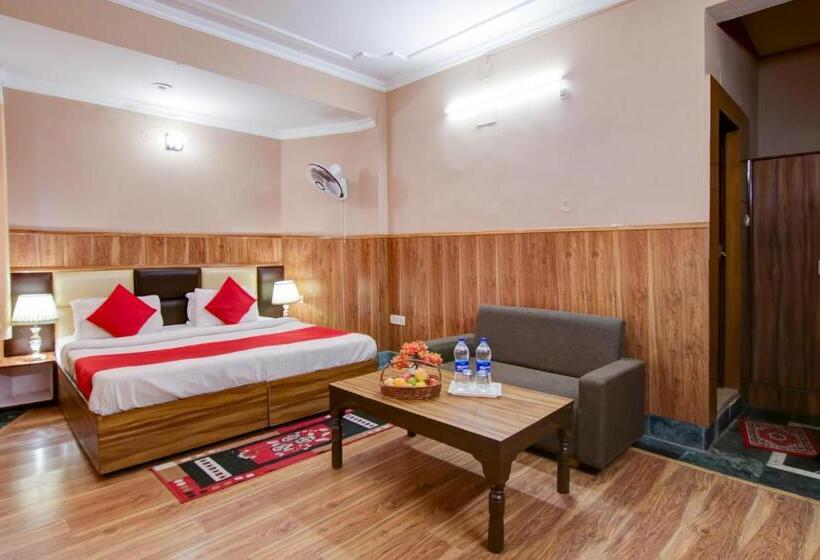 בית מלון כפרי Varuni Resort Mcleod Ganj