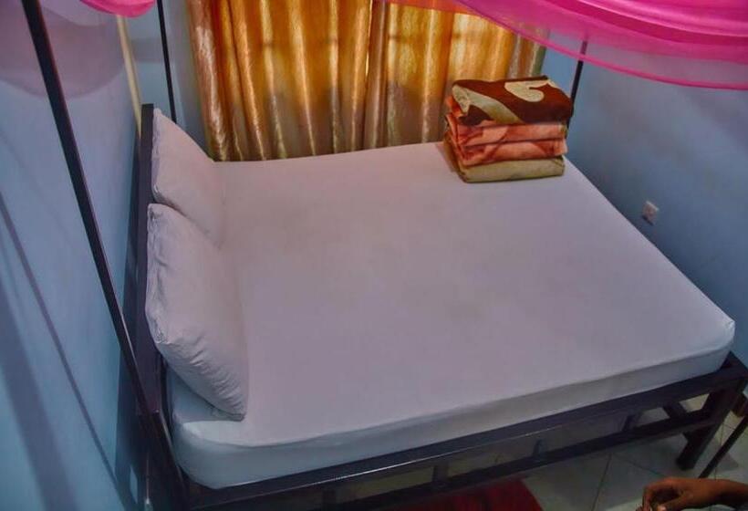 بنسيون Gwandu Lodge