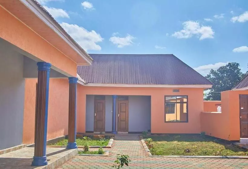 ペンション Gwandu Lodge