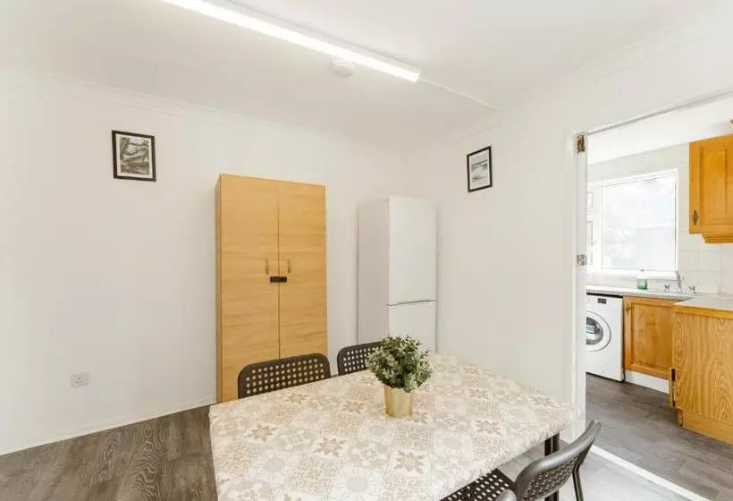 ペンション Leyton Comfy Double Rooms   50