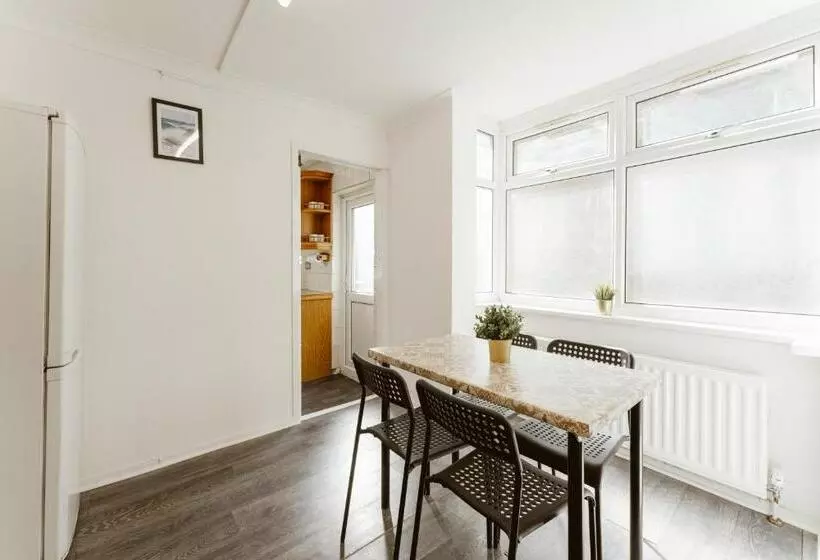 ペンション Leyton Comfy Double Rooms   50