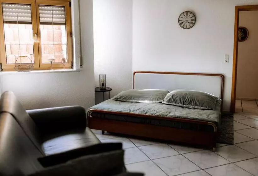 Moderne Landwohnung   Pension   Top Lage