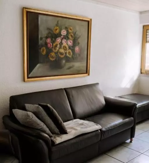 Moderne Landwohnung   Pension   Top Lage