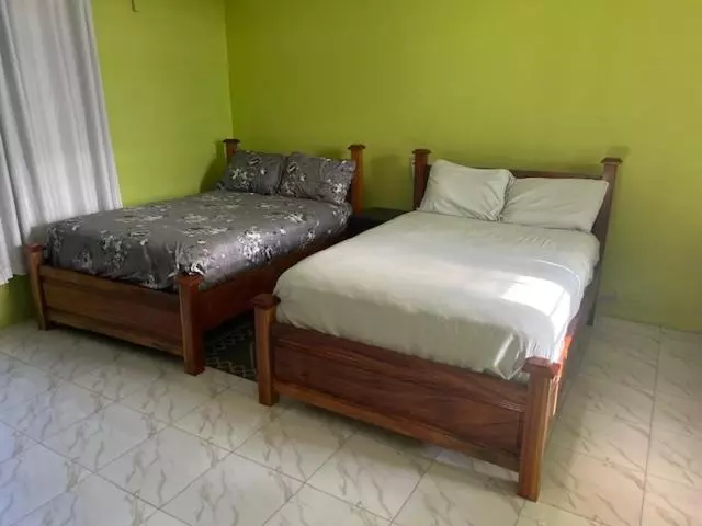 پانسیون Oneworld Guesthouse & Events Centre