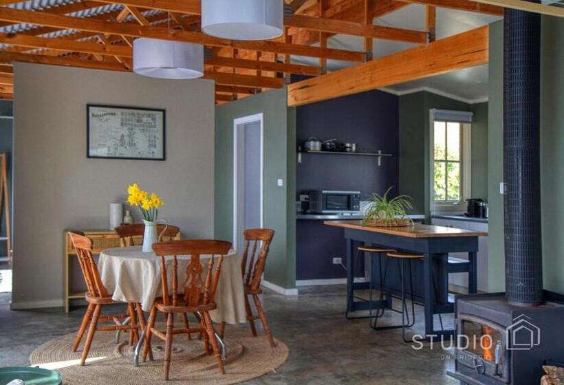 پانسیون Studio On Bridport