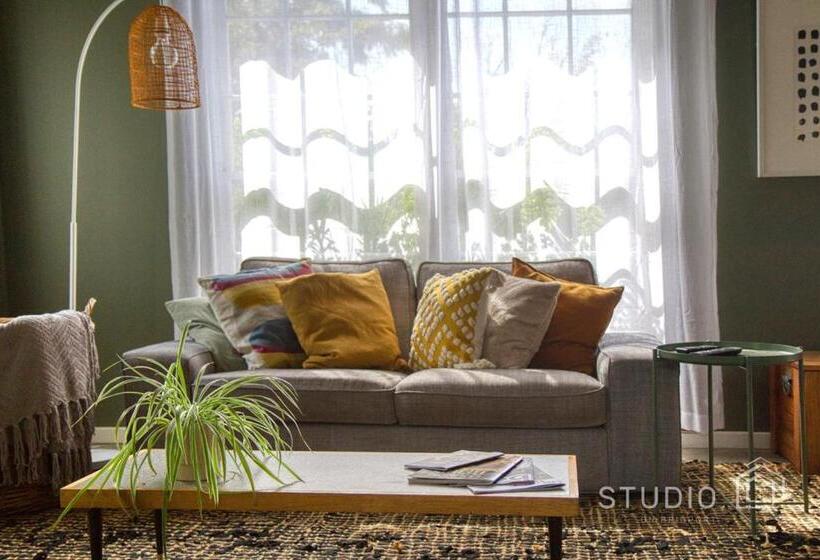 پانسیون Studio On Bridport