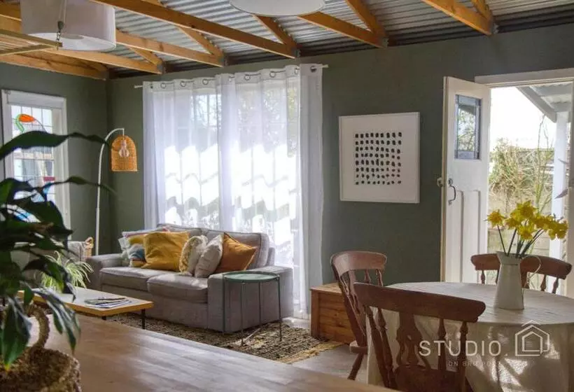 Majatalo Studio On Bridport