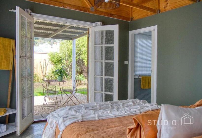 پانسیون Studio On Bridport