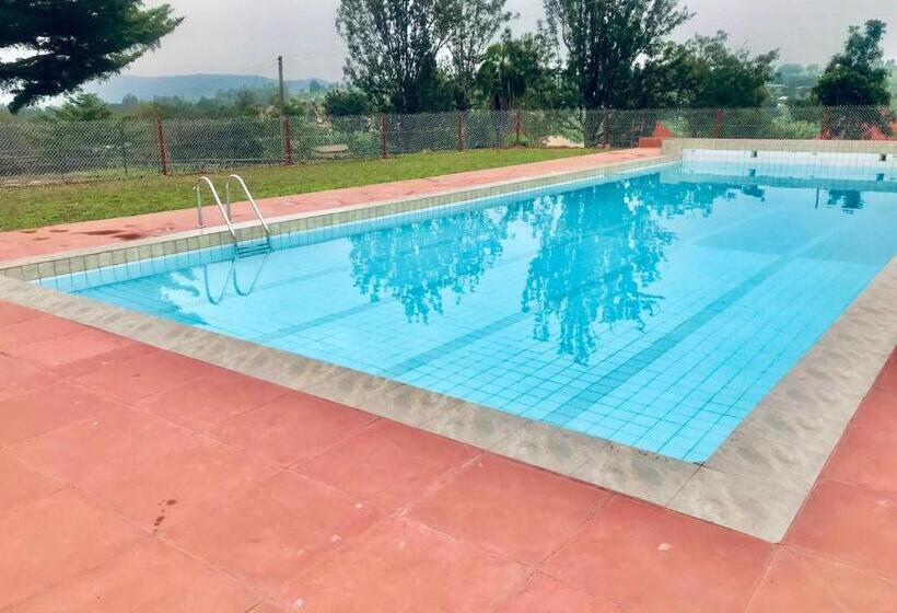 استراحتگاه Rwekishokye Country Club