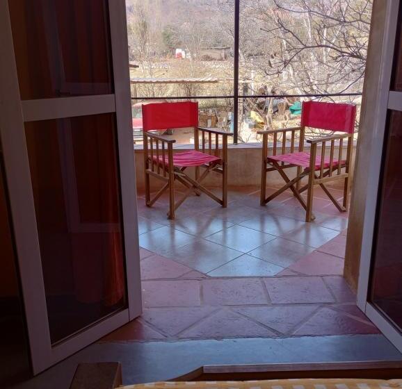 הוסטל Hostal La Casa