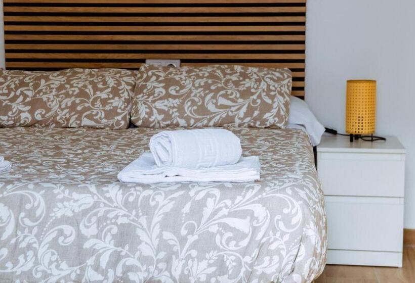 هاستل Triana Riverside