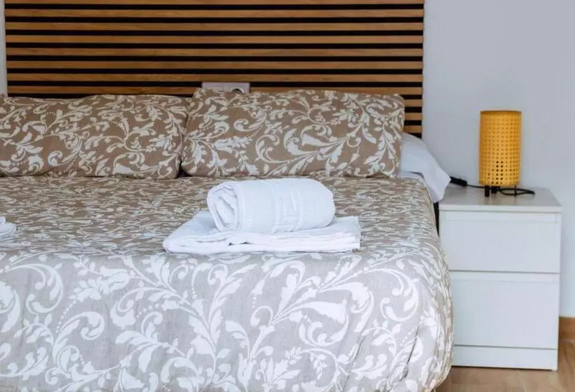 هاستل Triana Riverside