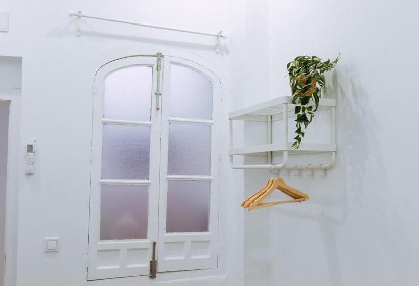 هاستل Triana Riverside